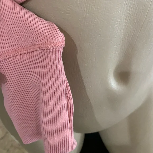 House of Harlow 1960 Dusty Rose Pink Crop Top with Thumb holes NWOT - Picture 3 of 4